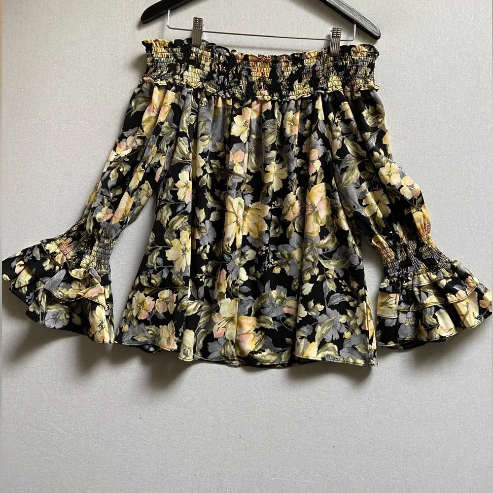Entro Boho Floral Off The Shoulder Smocked Ruffle Bell Sleeve Blouse Size M